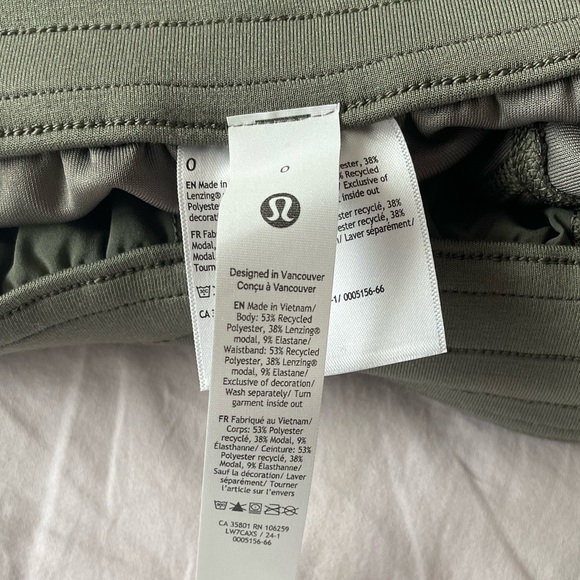 Lululemon - BNWT Army Green Softstreme High Rise Shorts 4” - Size 0 - Picture 5 of 8